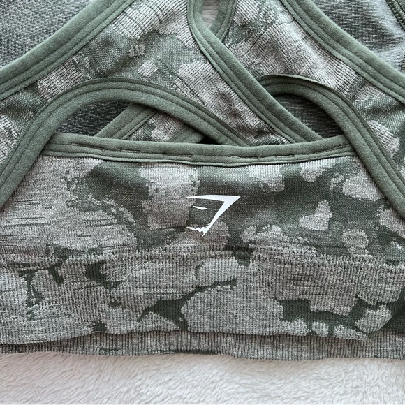 GYMSHARK Adapt Camo Seamless Sports Bra and Shorts – Green - Picture 5 of 11